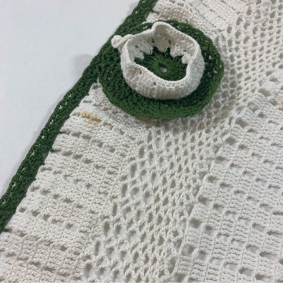 Knitted Big Doily tea cups and saucers knitted green and ivory white 38” doily - Picture 6 of 12